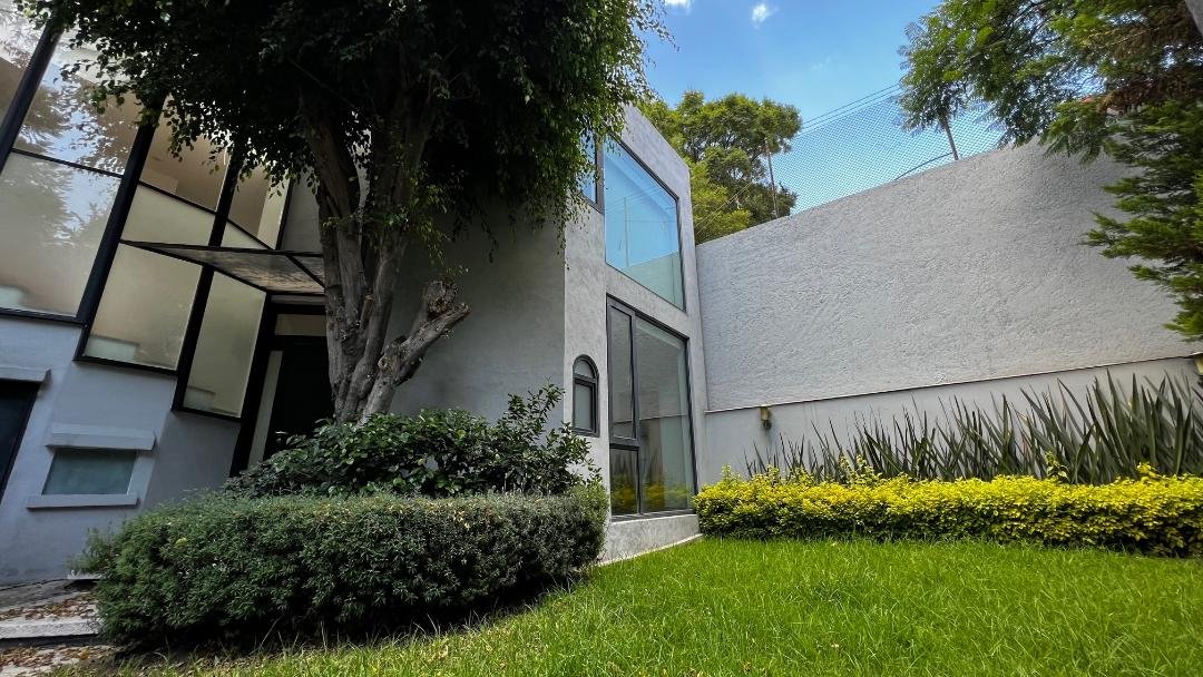 CASA EN VENTA EN BOSQUES DE LAS LOMAS