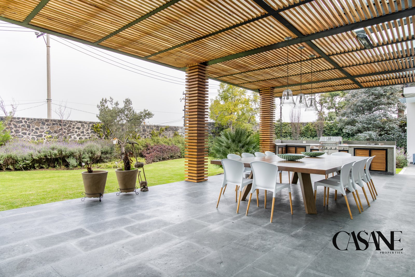CASA EN VENTA EN EL PEDREGAL EN CALLE CERRADA