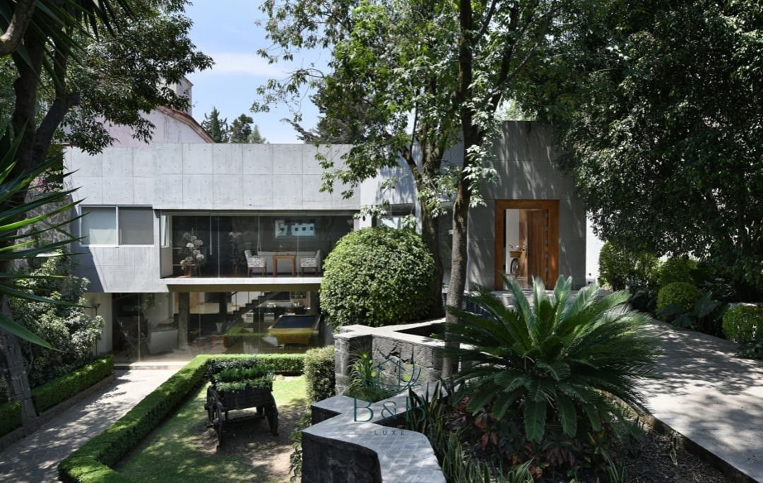 RESIDENCIA FAMILIAR EN LA CALLE MAS SEGURA DEL PEDREGAL