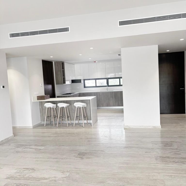 Exclusivo departamento en renta en Torres del Campanario