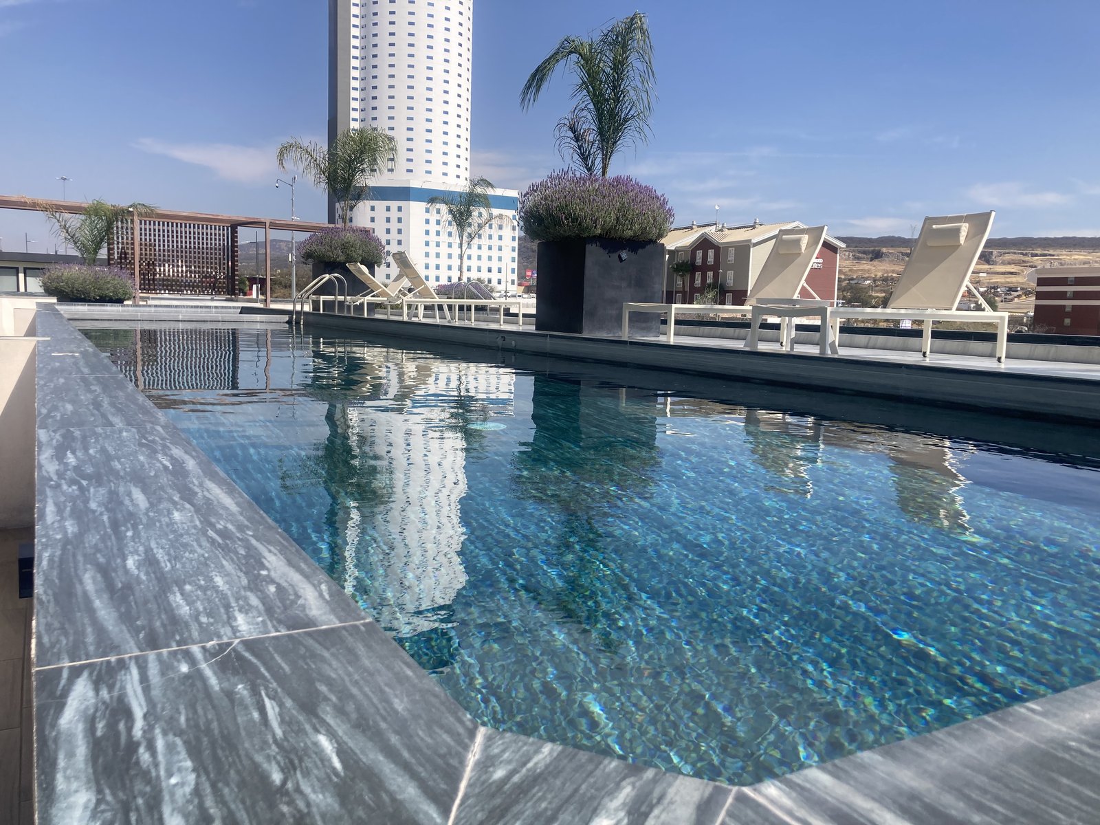 Renta departamento con terrazas valle Juriquilla