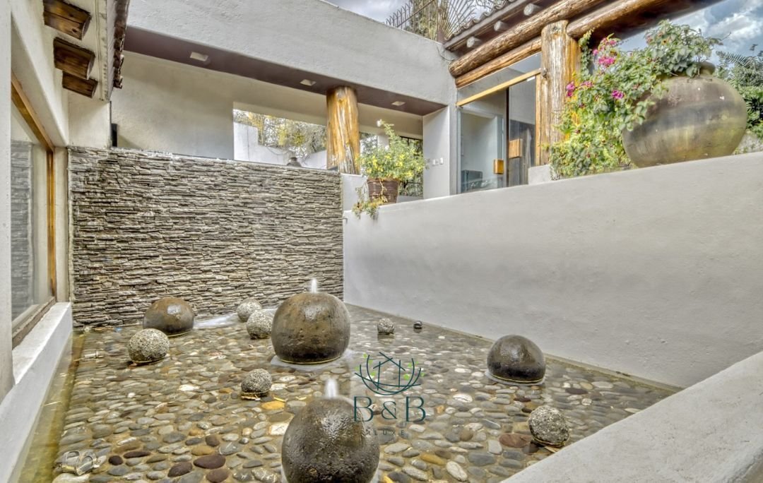 VENTA CASA CON ENCANTO FAMILIAR  EN BOSQUES DE LAS LOMAS   · foto 2