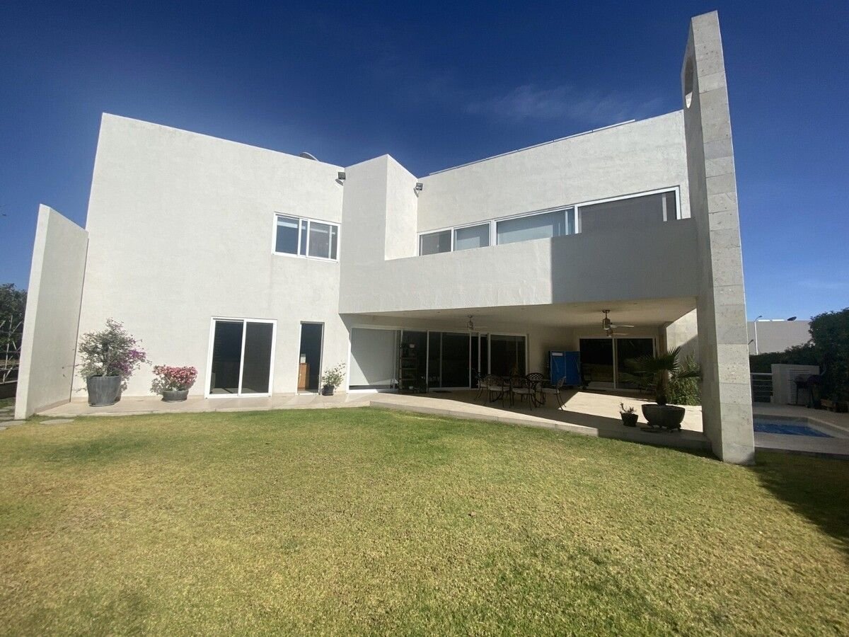 Casa en Venta en Jurica. Regency Club · foto 2
