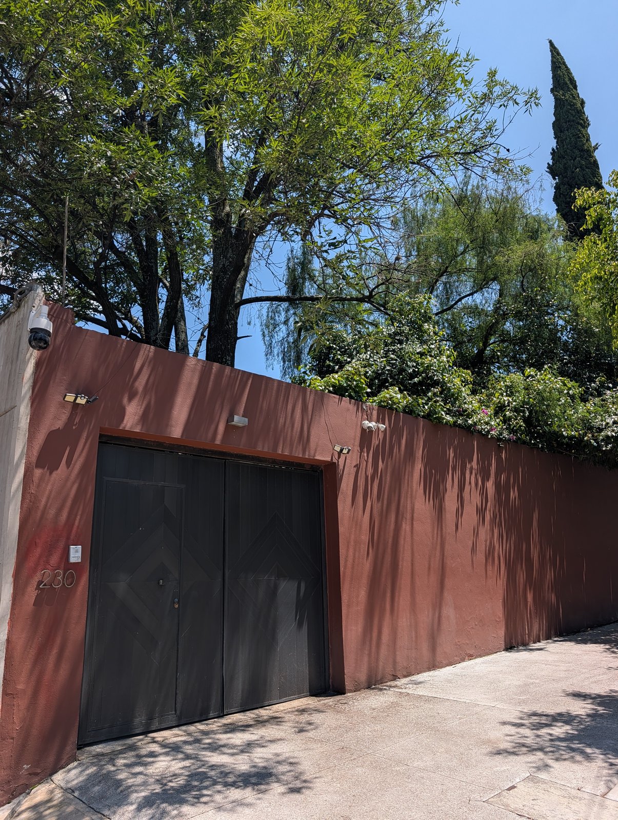 Casa en venta para remodelar  en Alpes 230 en Lomas de Chapultepec 6 Recámaras · foto 2