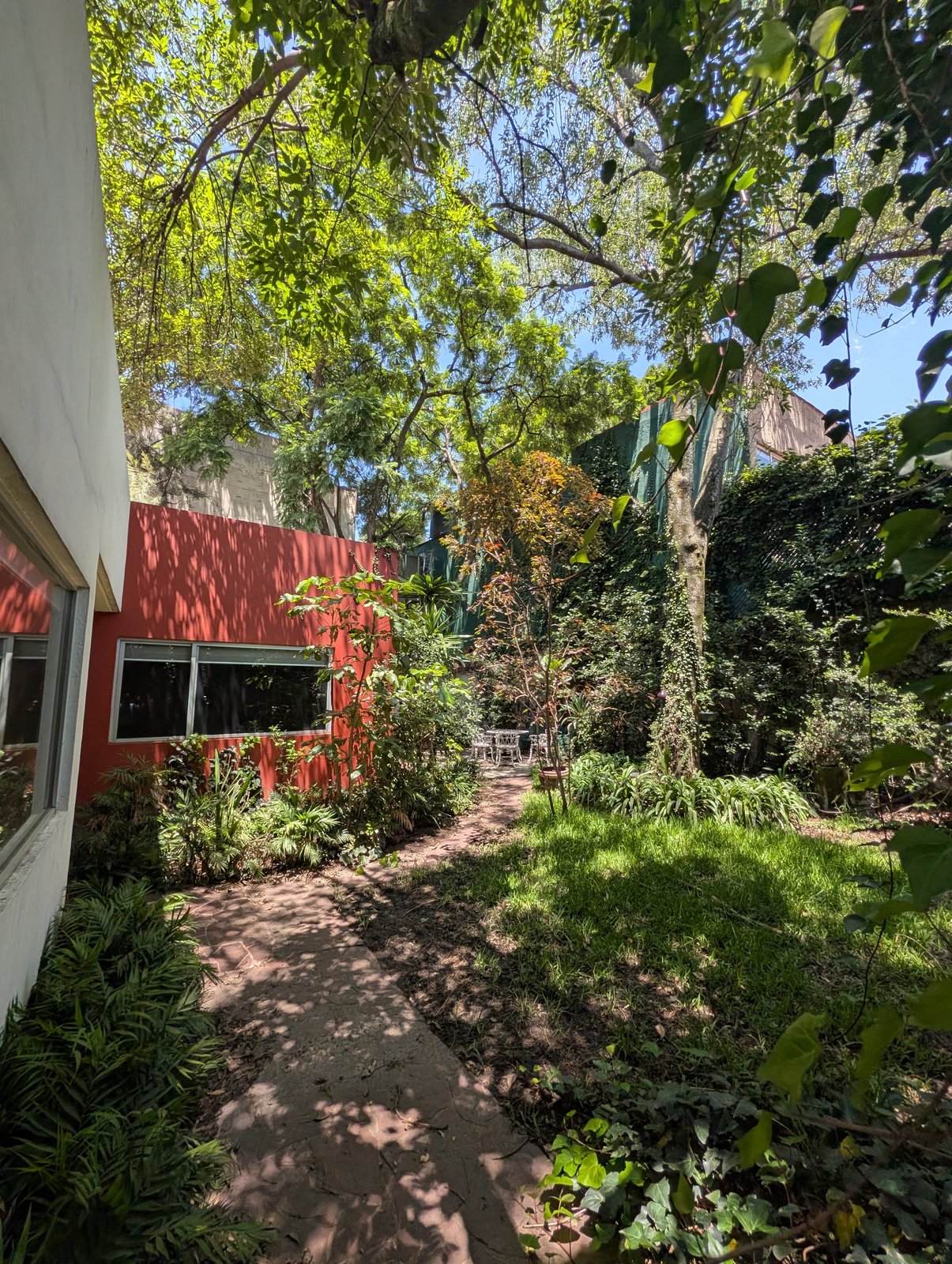 Casa en venta para remodelar  en Alpes 230 en Lomas de Chapultepec 6 Recámaras · foto 3
