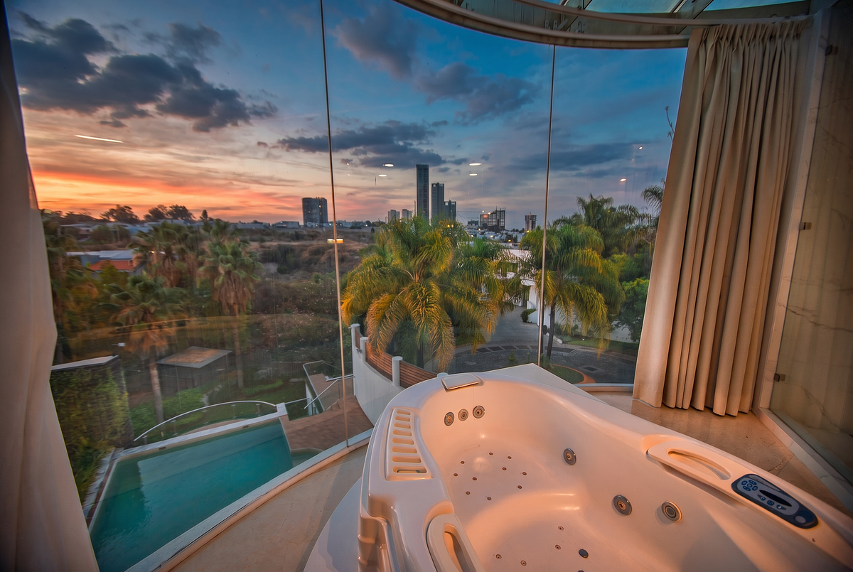 Casa de lujo en venta en Virreyes con alberca y amplios espacios. · foto 2