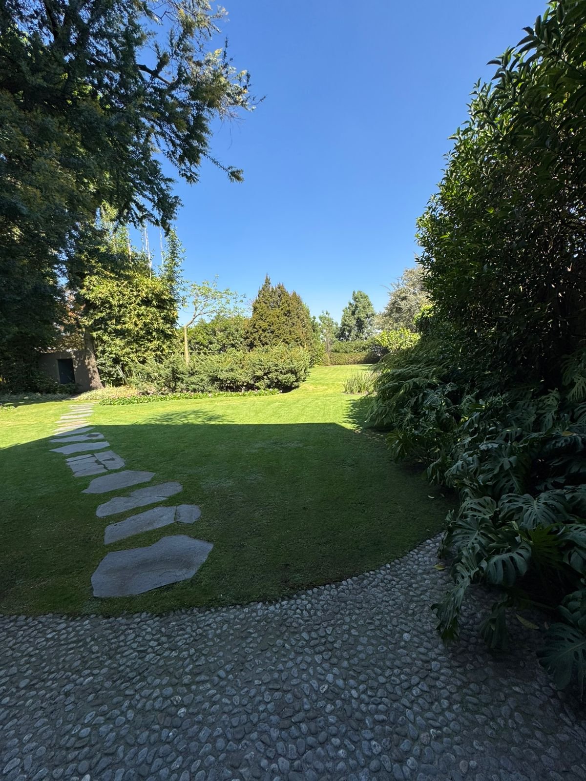 Hermosa casa en venta en Rosaleda, Lomas Altas · foto 5
