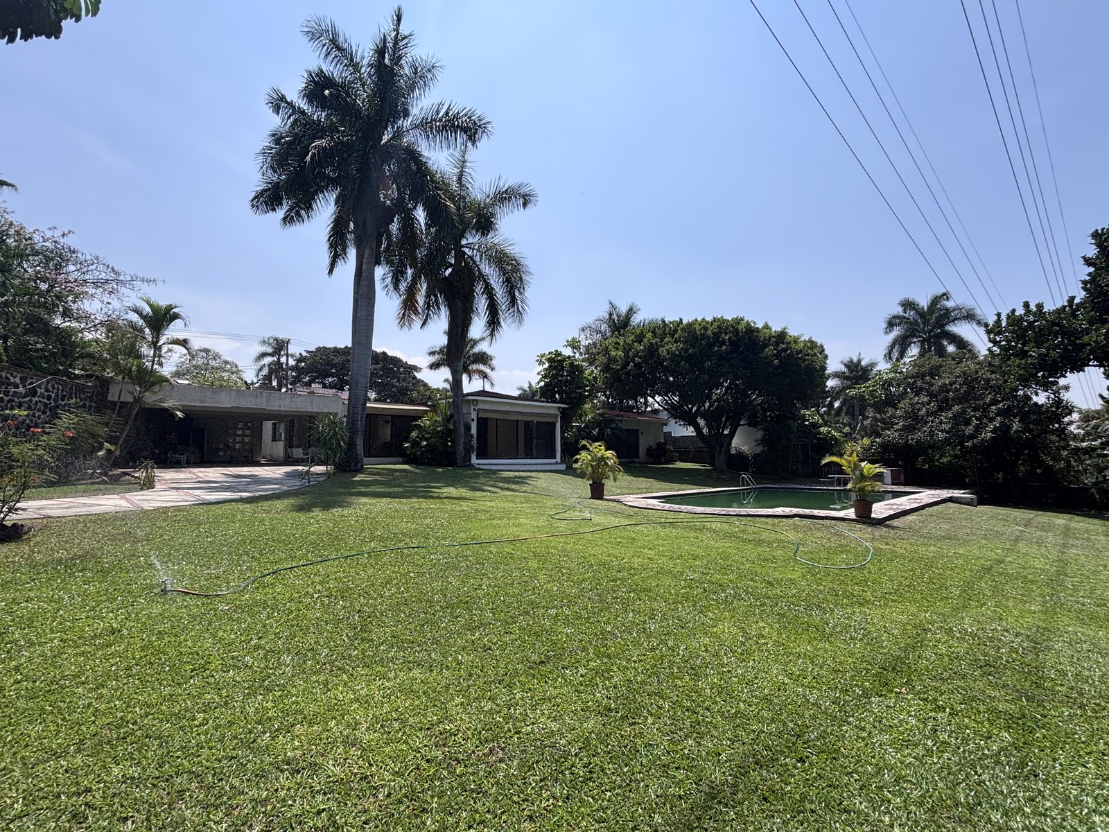 Quinta La CALMA en venta como terreno en Las Quintas  · foto 3