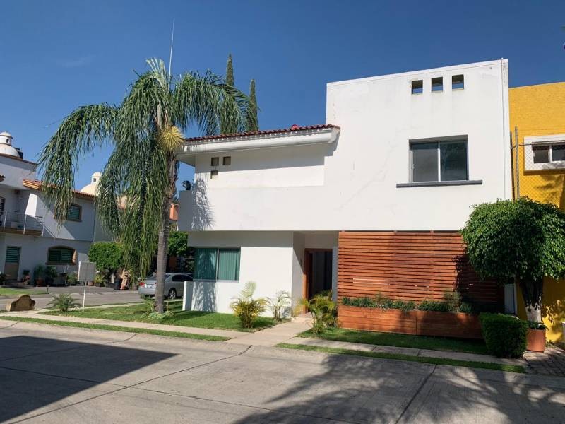 Casas En Venta En Jardines Del Valle Zapopan Lamudi