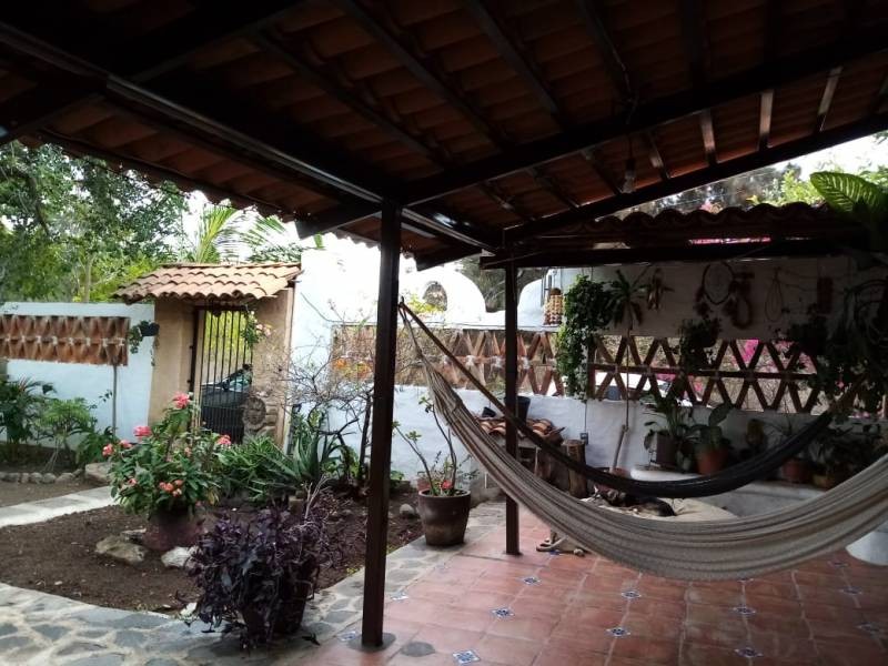Casa en venta en Roca,Azul, Raquet club, Jocotepec, Jalisco - Casas y